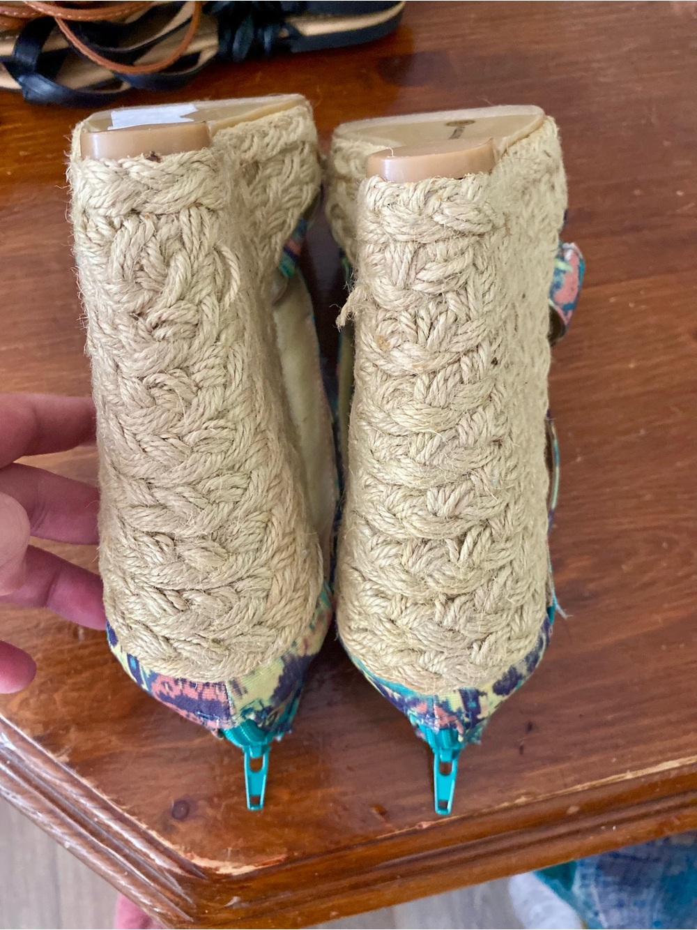 CHINESE LAUNDRY MILKSHAKE WEDGE PLATFORM SANDALS - Picture 10 of 11